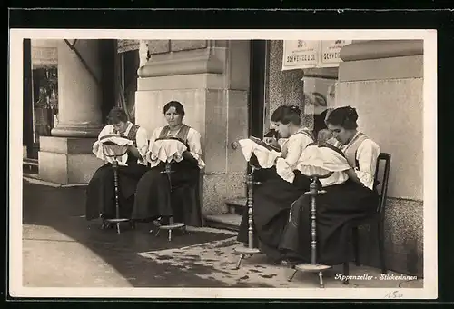 AK Appenzeller Stickerinnen bei der Arbeit