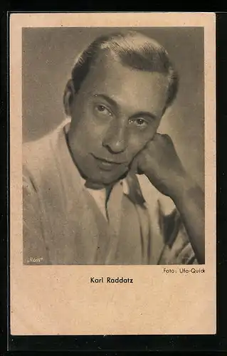 AK Schauspieler Karl Raddatz in nachdenklicher Pose