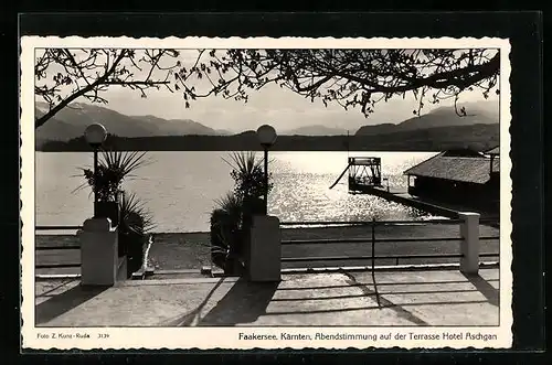 AK Faakersee, Abendstimmung auf der Terrasse Hotel Aschgan