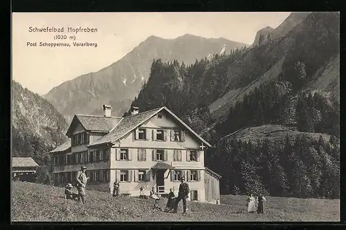 AK Hopfreben bei Schoppernau, Gasthaus Hopfreben vor Bergkulisse