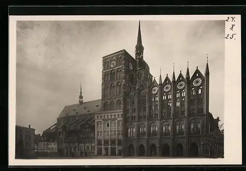 AK Stralsund, Blick auf Rathaus