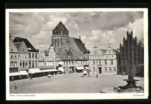 AK Greifswald, Marktplatz mit Sparkasse und Brunnen