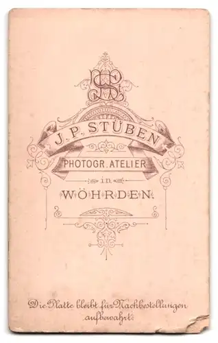 Fotografie J. P. Stüben, Wöhrden, Portrait junges Mädchen im Kleid