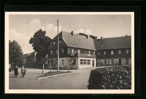 AK Frauenstein /Erzgeb., Bahnhotel Frauenstein mit Strassengabelung
