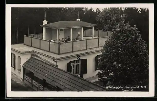 AK Stranzendorf, Erholungsheim, Sonnenbad mit Gästen