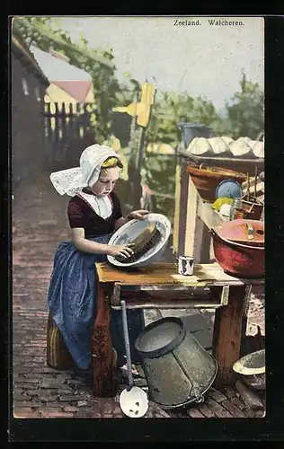 AK Walcheren /Zeeland, Kleine Waschfrau in Tracht