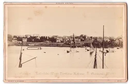 Fotografie Schmidt & Wegener, Kiel, Ansicht Kiel-Gaaden, Blick nach der kaisl. Werft Divisions Kaserne, Germania Werft