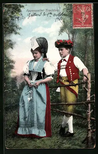 AK Paar in Appenzeller Tracht vor einem Gatter