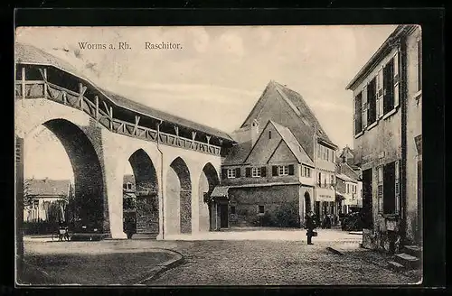 AK Worms am Rhein, Strassenpartie am Raschitor