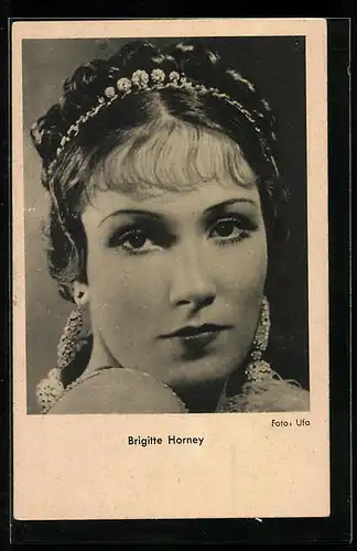 AK Schauspielerin Brigitte Horney mit Diadem