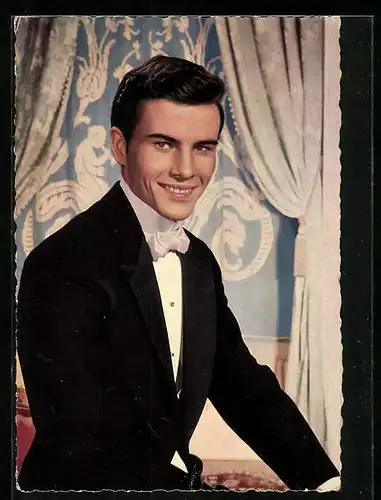 AK Schauspieler Horst Buchholz mit freundlichem Lächeln