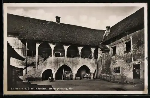AK St. Veit a. d. Glan, Hof der Herzogenburg