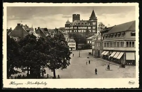 AK Mayen, Marktplatz mit dem Kaufhof und Genovefaburg