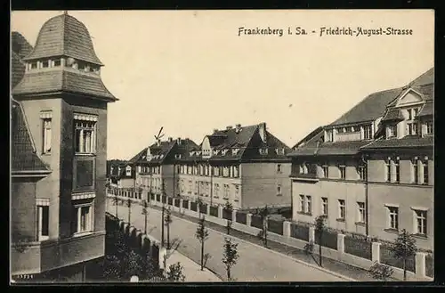 AK Frankenberg i. Sa., Friedrich-August-Strasse aus der Vogelschau