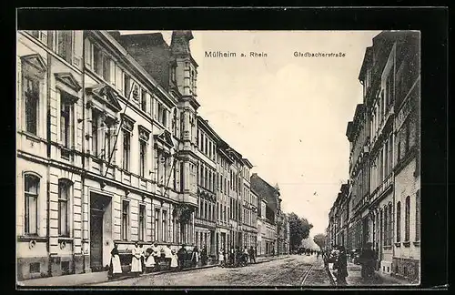 AK Mülheim a. Rhein, Gladbacherstrasse mit Passanten