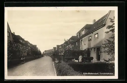 AK Köln-Bickendorf, Tondernstrasse mit Anwohnern