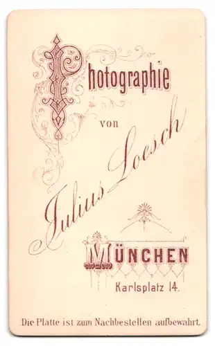 Fotografie Julius Loesch, München, Karlsplatz 14, Portrait betagte schöne Frau elegant im Kleid