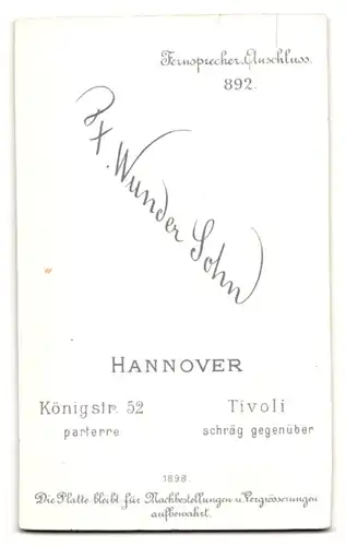 Fotografie F. Wunder Sohn, Hannover, Königstr. 52, Portrait stattlicher Herr mit Schnurrbart