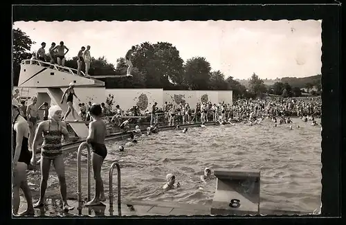 AK Fröndenberg / Ruhr, Löhnbad mit Badegästen