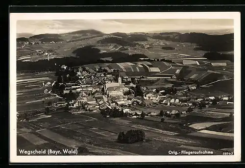 AK Wegscheid /Bayr. Wald, Teilansicht mit Kirche, Fliegeraufnahme