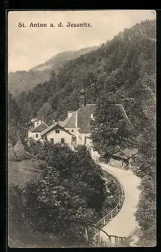 AK St. Anton a. d. Jessnitz, Gebäudepartie am Waldrand