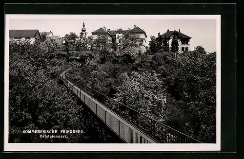 AK Friedberg, Gebäude von der Brücke aus gesehen
