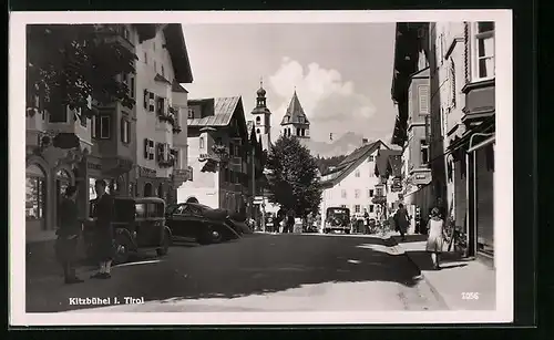 AK Kitzbühel, Strassenpartie mit Passanten