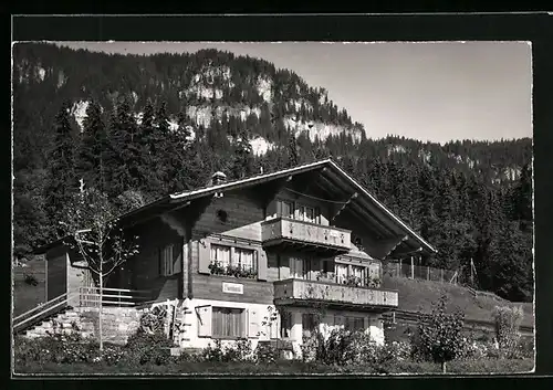AK Beatenberg, Chalet Flühblüemli