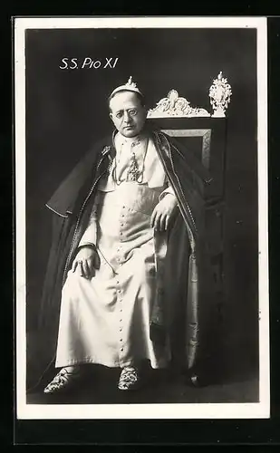 AK Papst Pius XI. elegant im Portrait