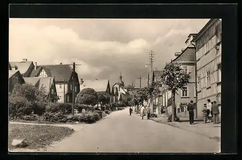 AK Oberhain /Thür., Dorfstrasse mit Passanten