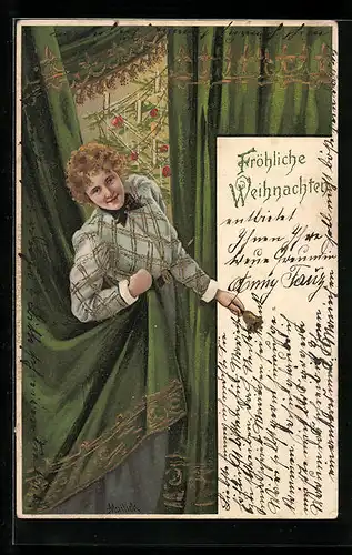 Künstler-AK Alfred Mailick: Frau mit Glocke am Vorhang, Im Hintergrund Tannenbaum, Weihnachtsgruss
