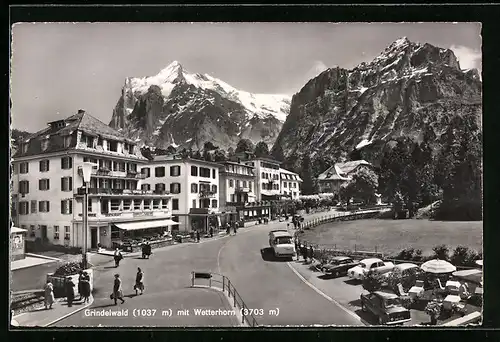 AK Grindelwald, Ortspartie mit Wetterhorn