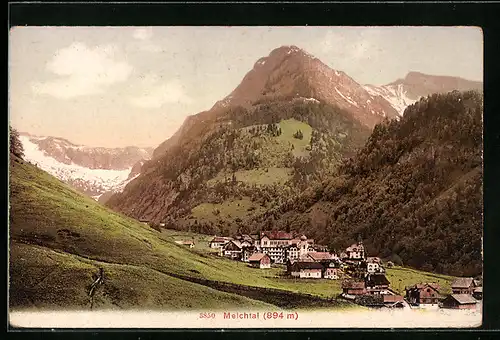 AK Melchtal, Blick von einem Berg auf das Dorf