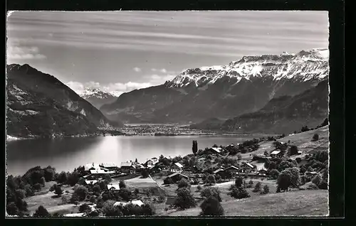 AK Krattigen, Gesamtansicht mit Thunersee