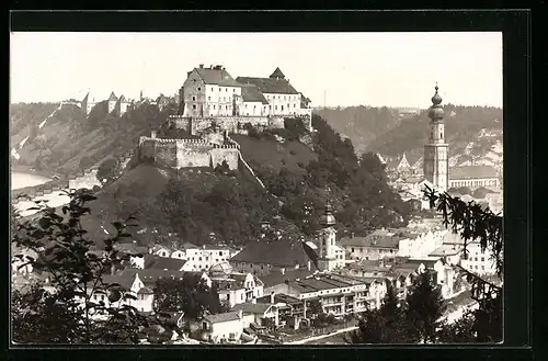 AK Burghausen a. d. Salzach, Ortsansicht mit Schloss