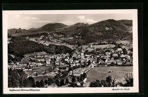 AK Schönau /Schwarzwald, Ansicht der Stadt von einem Berg aus