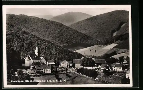 AK Nordenau / Hochsauerland, Ortsansicht von einem Berg aus