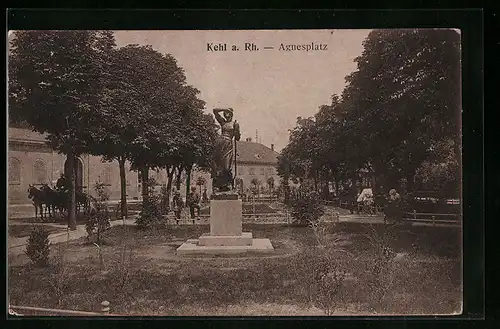 AK Kehl a. Rh., Agnesplatz mit Denkmal