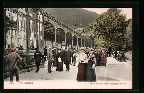 AK Wildbad, Trinkhalle mit Promenade beim Morgenconcert