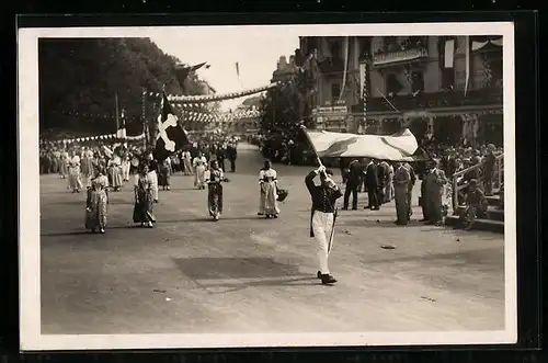 AK Genève, Fete des Costumes Suisses 1931, Parade