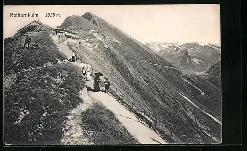 AK Rothornkulm, Besucher auf dem Weg vom Berg-Restaurant