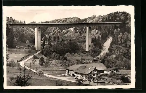 AK Weyarn, Mangfallbrücke mit Gasthaus Bruckmühle