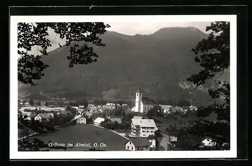 AK Grünau im Almtal, Panorama mit Gebirgswand