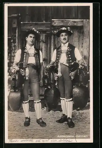 AK Zwei Appenzeller Sennen in Tracht
