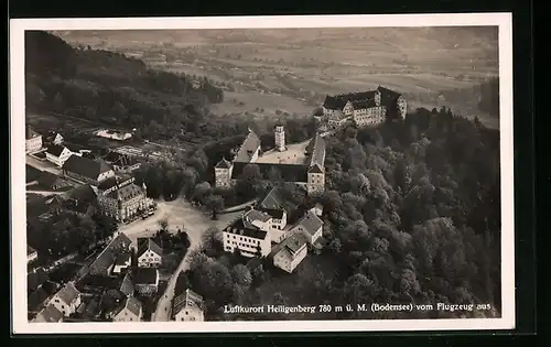 AK Heiligenberg ü. M. /Bodensee, Ortspartie mit Hotel Winter, Fliegeraufnahme