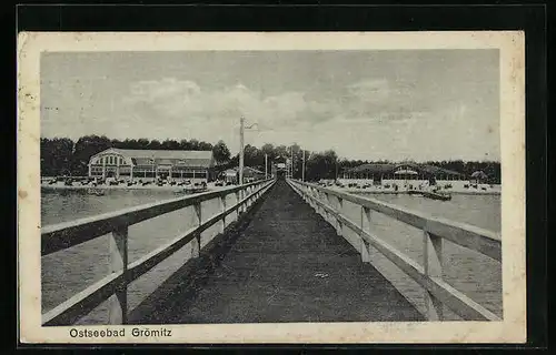 AK Grömitz, Blick von der Brücke zum Strand