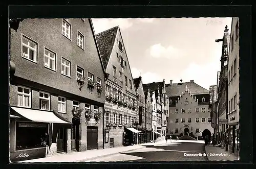 AK Donauwörth /Schwaben, Strassenpartie mit Geschäften