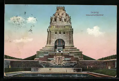 AK Leipzig, Völkerschlachtdenkmal mit Besuchern