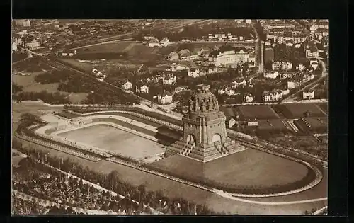 AK Leipzig, Völkerschlachtdenkmal vom Flugzeug aus