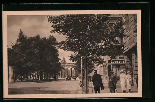 AK Berlin-Tiergarten, Unter den Linden mit Brandenburgertor